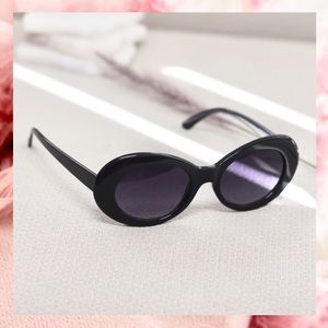 Sunglasses Oval Vintage Chuc Style - In Black